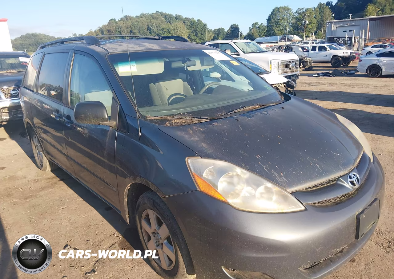 2010 Toyota Sienna Ce-Le