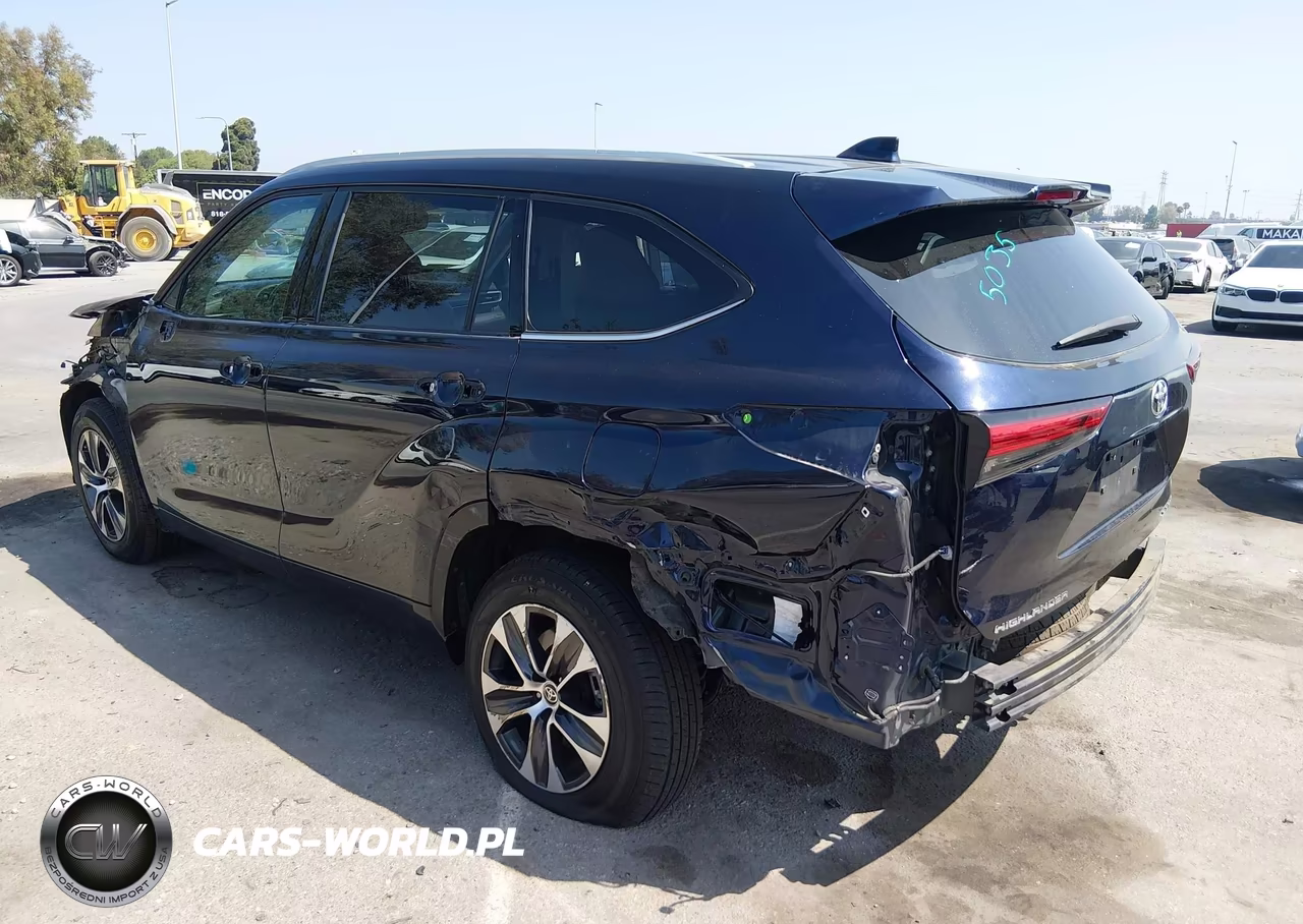2022 Toyota Highlander Xle VIN:5TDGZRBH2NS197351 - 3