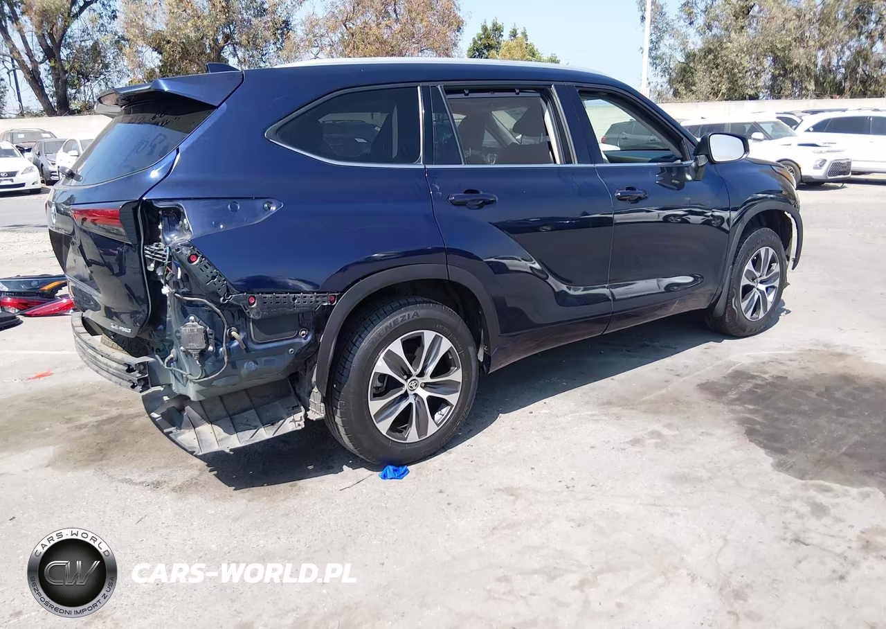 2022 Toyota Highlander Xle VIN:5TDGZRBH2NS197351 - 4