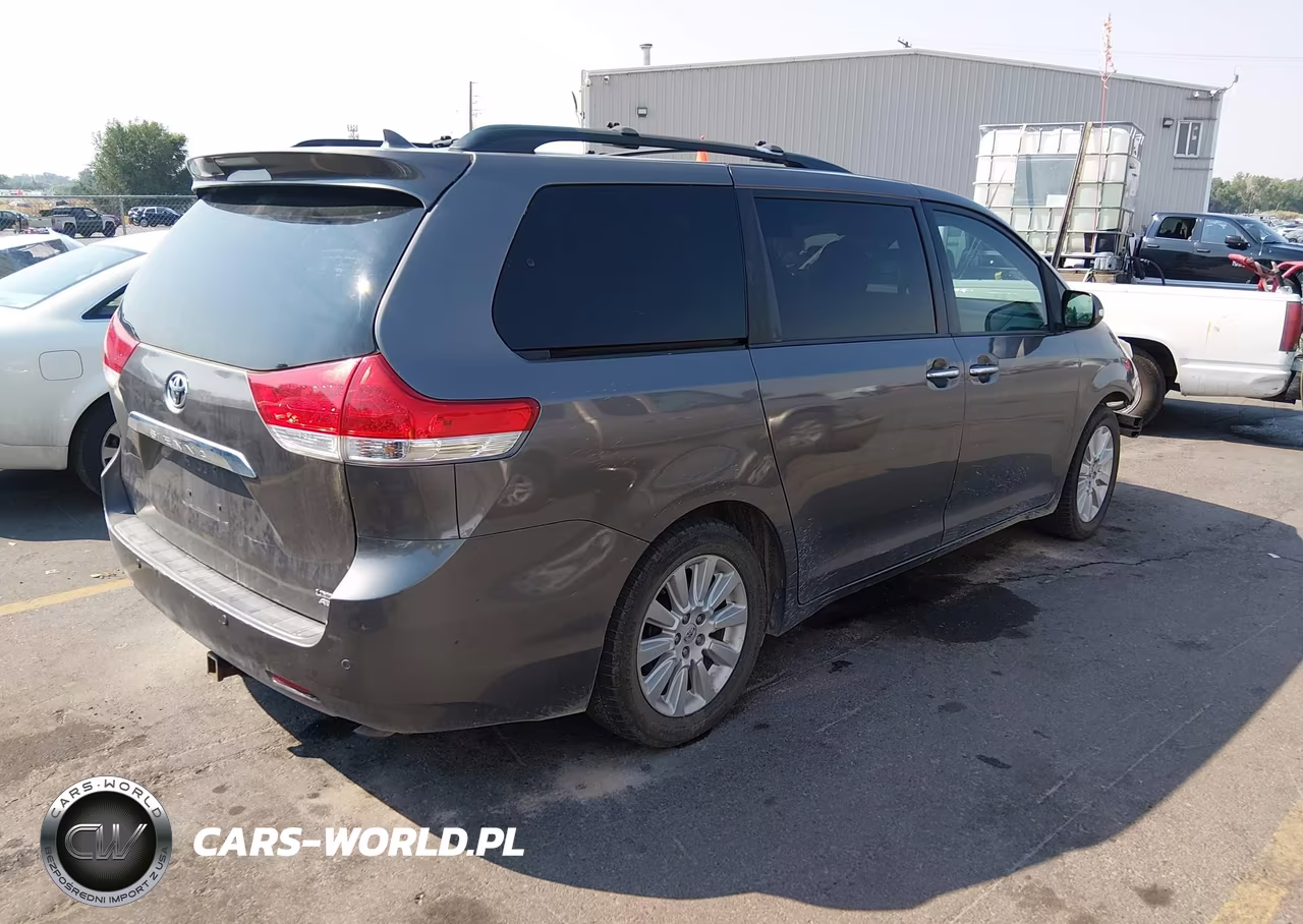 2013 Toyota Sienna Limited 7 Passenger VIN:5TDDK3DC5DS062448 - 4