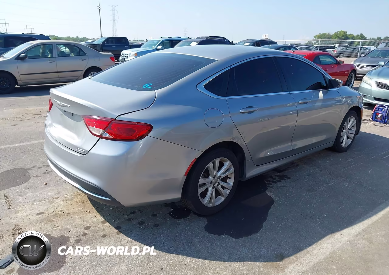 2016 Chrysler 200 Limited VIN:1C3CCCAB4GN176752 - 4