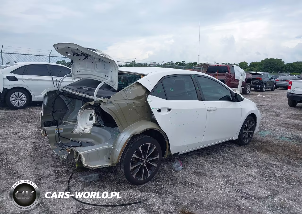 2018 Toyota Corolla Se VIN:2T1BURHE9JC018604 - 4
