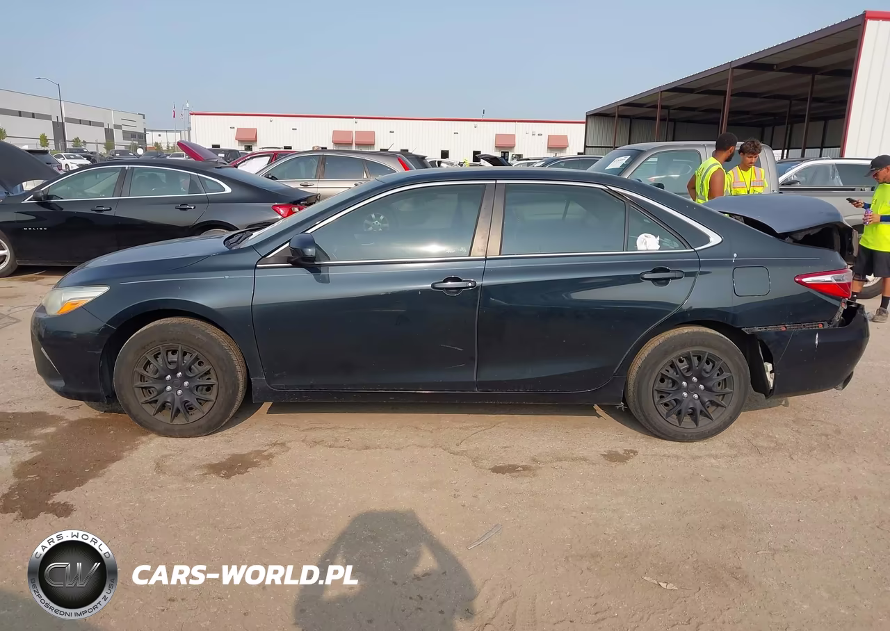 2017 Toyota Camry Le VIN:4T1BF1FK4HU627225 - 14