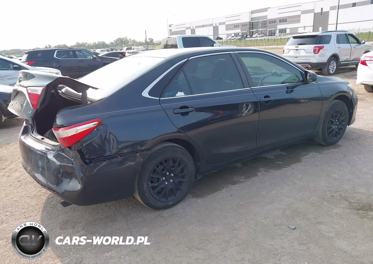 2017 Toyota Camry Le VIN:4T1BF1FK4HU627225 - 4