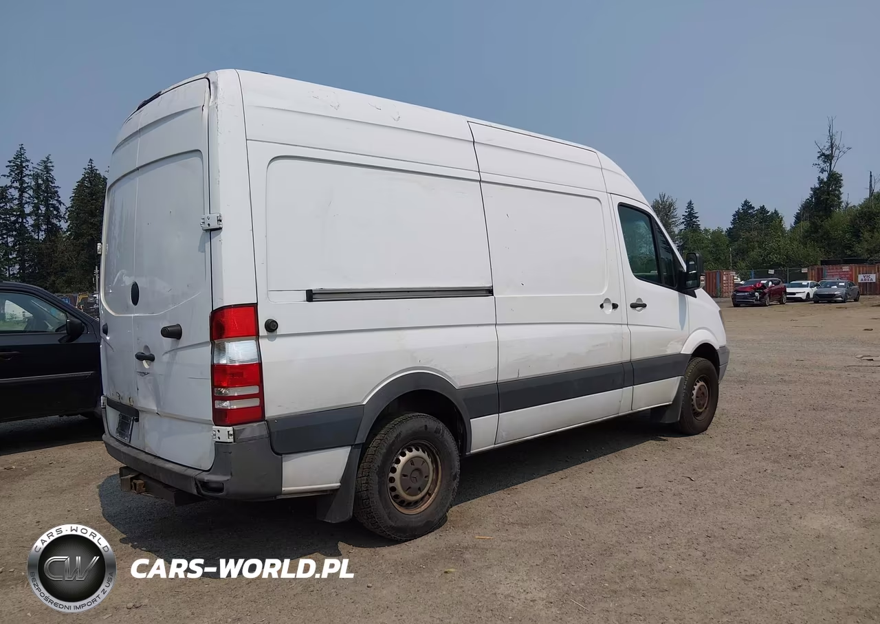 2010 Mercedes-Benz Sprinter Van 2500 VIN:WD3PE7CC5A5497379 - 4