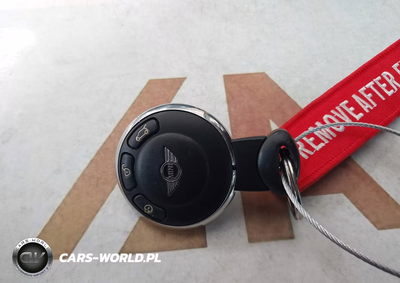 2009 Mini Cooper VIN:WMWMF33539TW73673 - 11