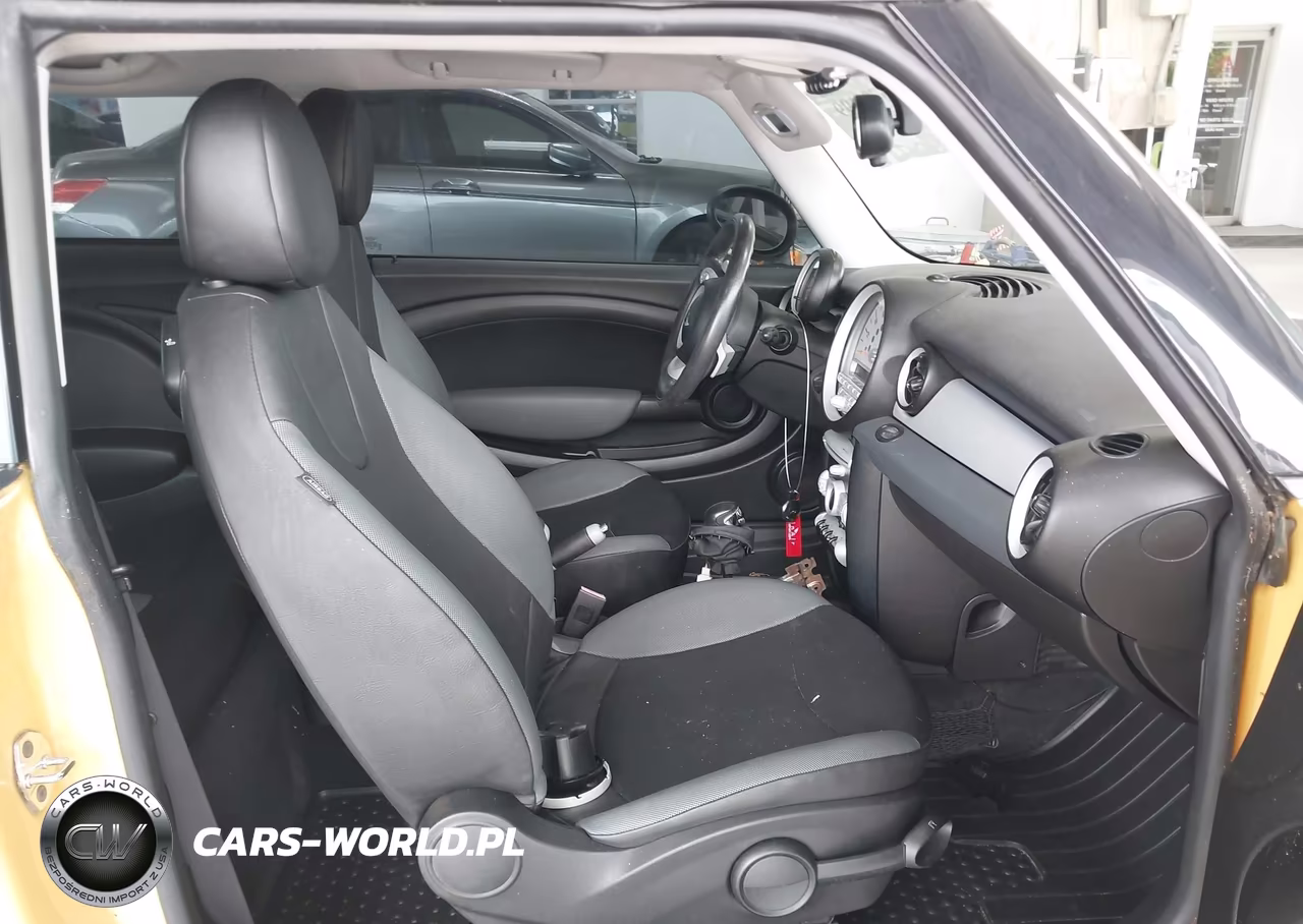 2009 Mini Cooper VIN:WMWMF33539TW73673 - 5