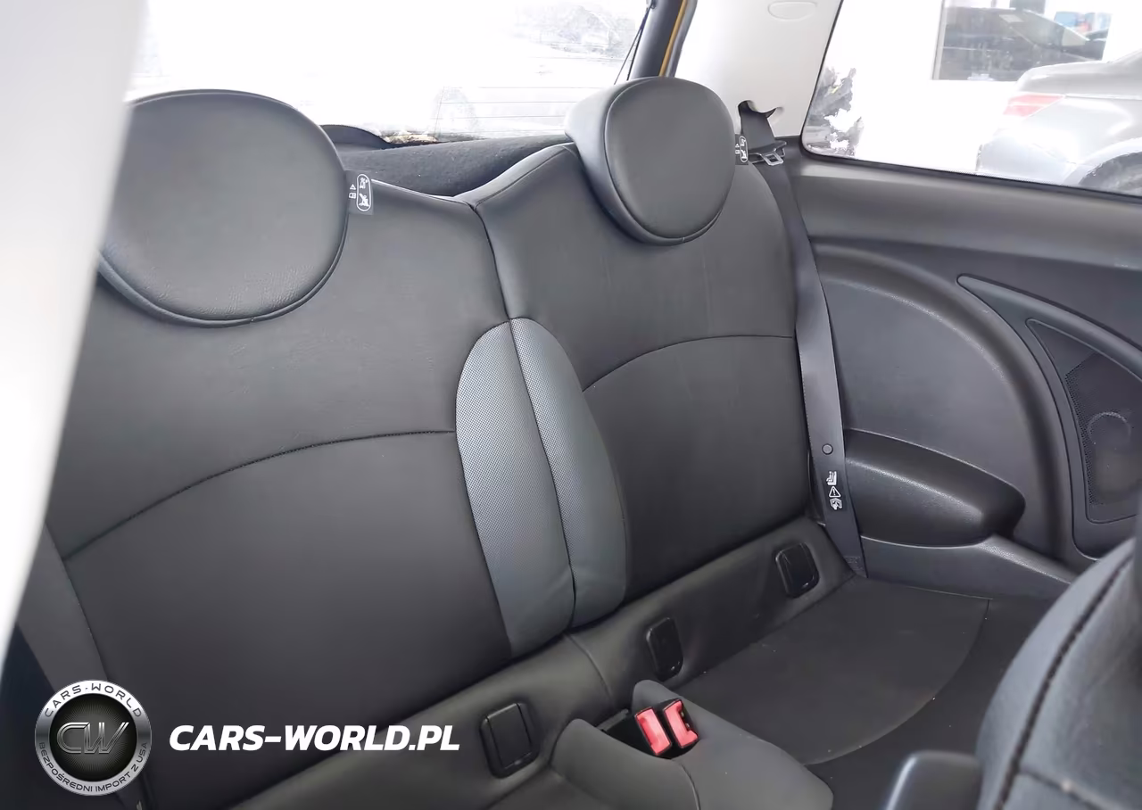2009 Mini Cooper VIN:WMWMF33539TW73673 - 8
