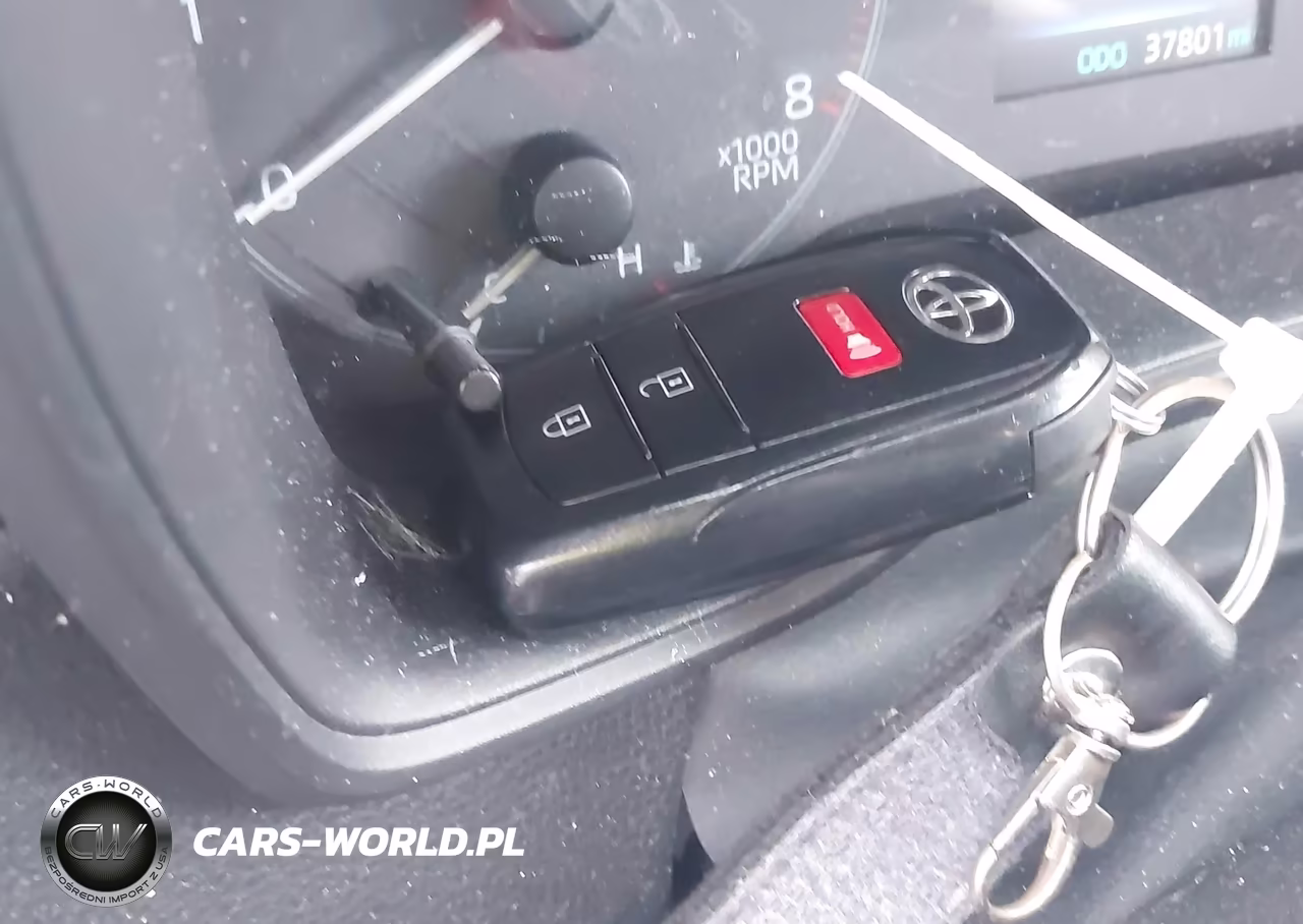 2024 Toyota Corolla Cross Le VIN:7MUBAABG9RV096927 - 11