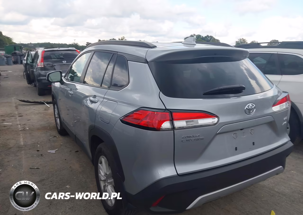 2024 Toyota Corolla Cross Le VIN:7MUBAABG9RV096927 - 3