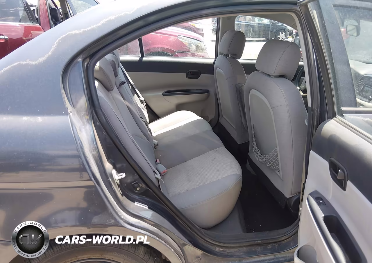 2009 Hyundai Accent Gls VIN:KMHCN46C39U327971 - 8