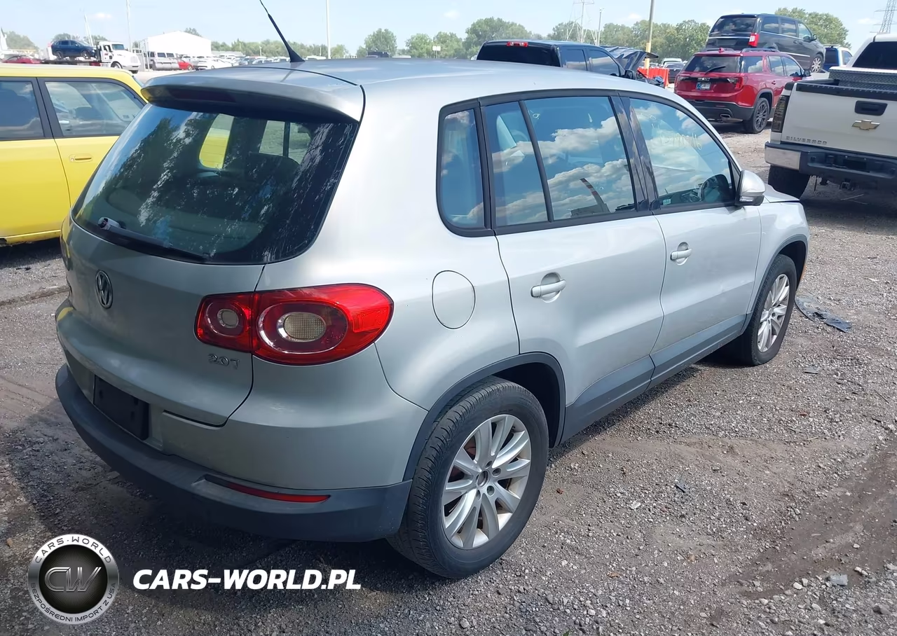 2010 Volkswagen Tiguan S VIN:WVGAV7AX6AW525827 - 4
