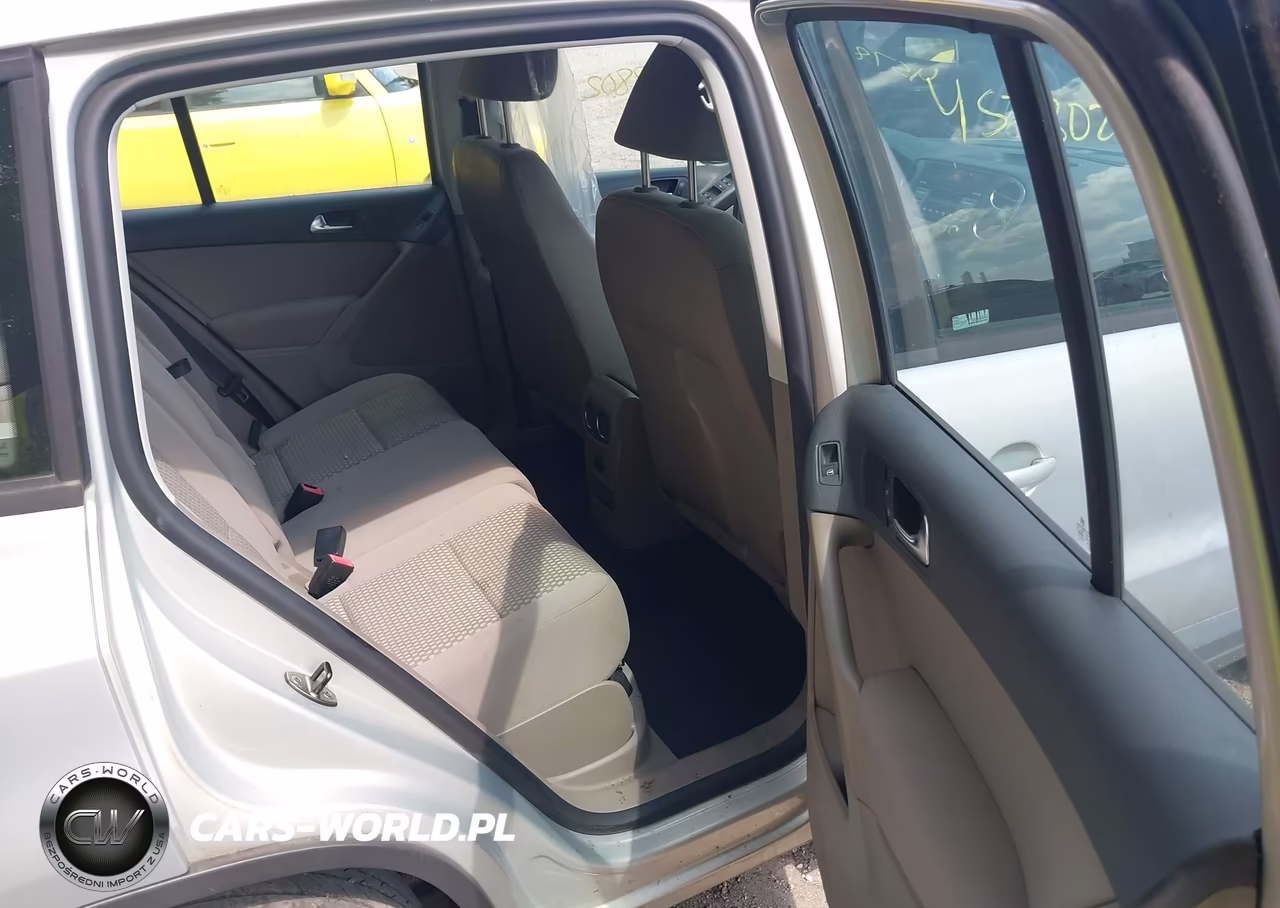 2010 Volkswagen Tiguan S VIN:WVGAV7AX6AW525827 - 8