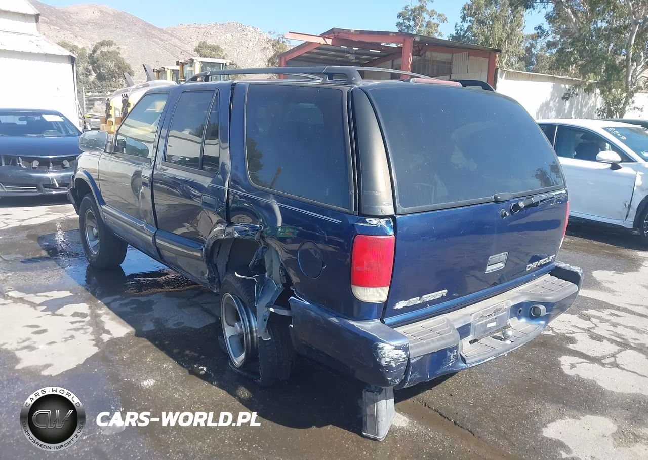 2001 Chevrolet Blazer Ls VIN:1GNCS13W212152887 - 3