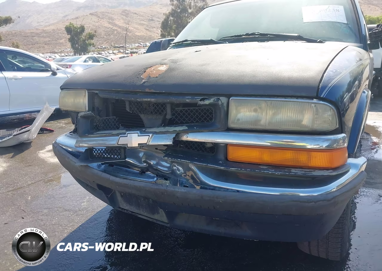 2001 Chevrolet Blazer Ls VIN:1GNCS13W212152887 - 6