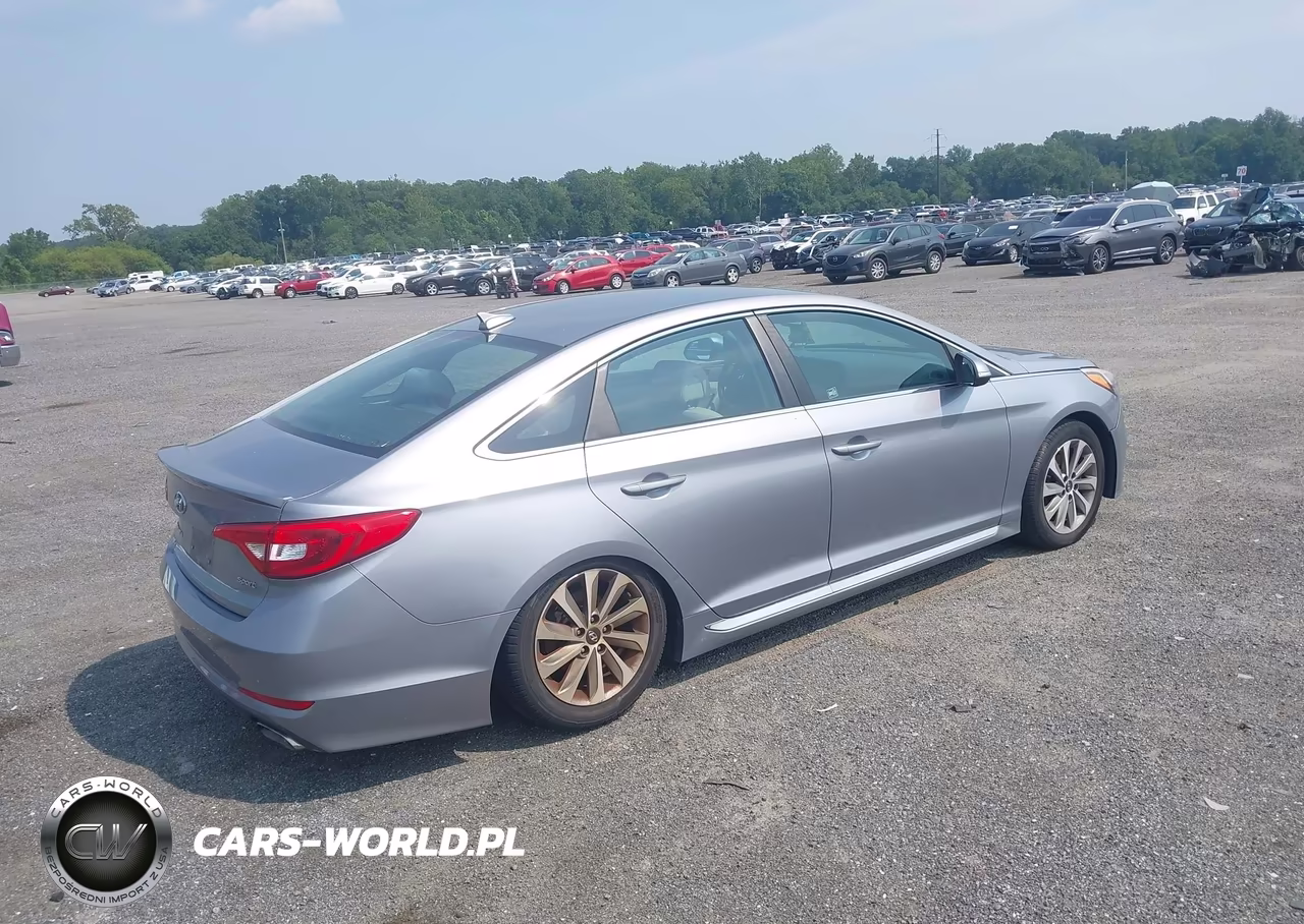 2016 Hyundai Sonata Sport VIN:5NPE34AF3GH297852 - 4