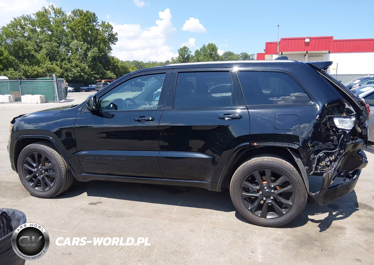 2018 Jeep Grand Cherokee Altitude 4X4 VIN:1C4RJFAG6JC431994 - 14