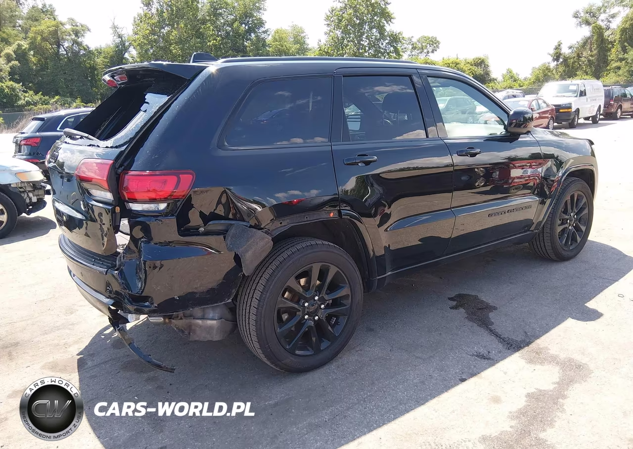 2018 Jeep Grand Cherokee Altitude 4X4 VIN:1C4RJFAG6JC431994 - 4