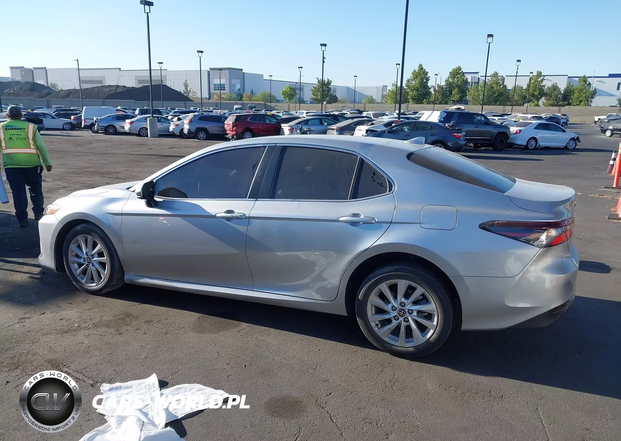 2024 Toyota Camry Le VIN:4T1C11AKXRU882960 - 14
