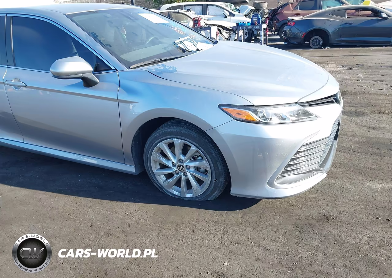 2024 Toyota Camry Le VIN:4T1C11AKXRU882960 - 17