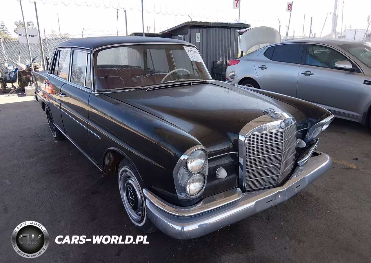 1961 Mercedes-Benz 220S