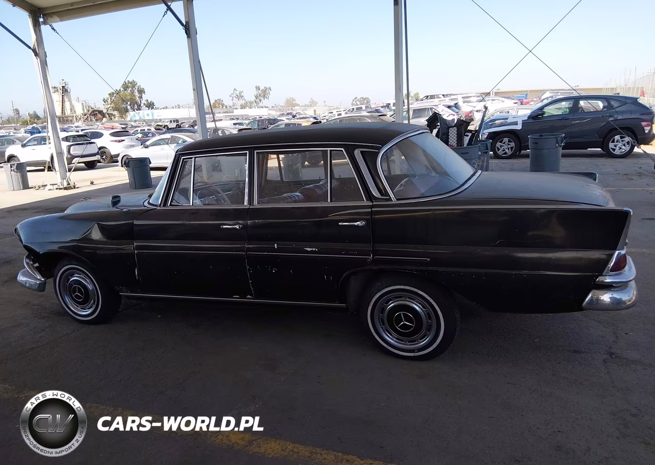 1961 Mercedes-Benz 220S VIN:0000000000038052B - 16