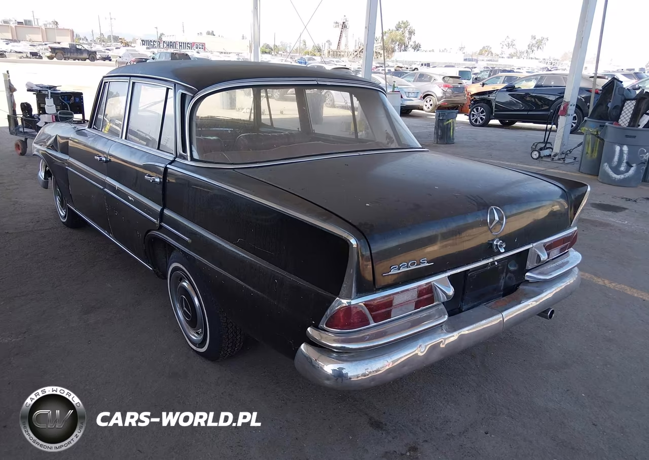 1961 Mercedes-Benz 220S VIN:0000000000038052B - 3