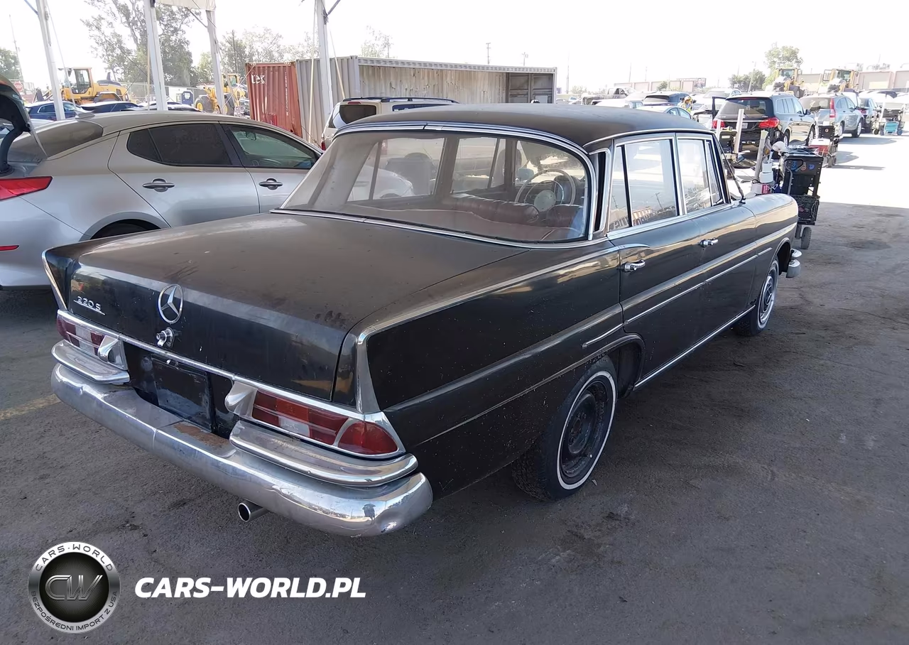 1961 Mercedes-Benz 220S VIN:0000000000038052B - 4