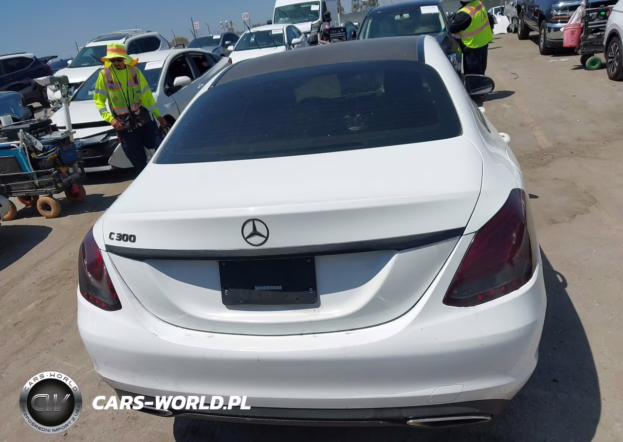 2018 Mercedes-Benz C 300 VIN:55SWF4JB0JU254924 - 16