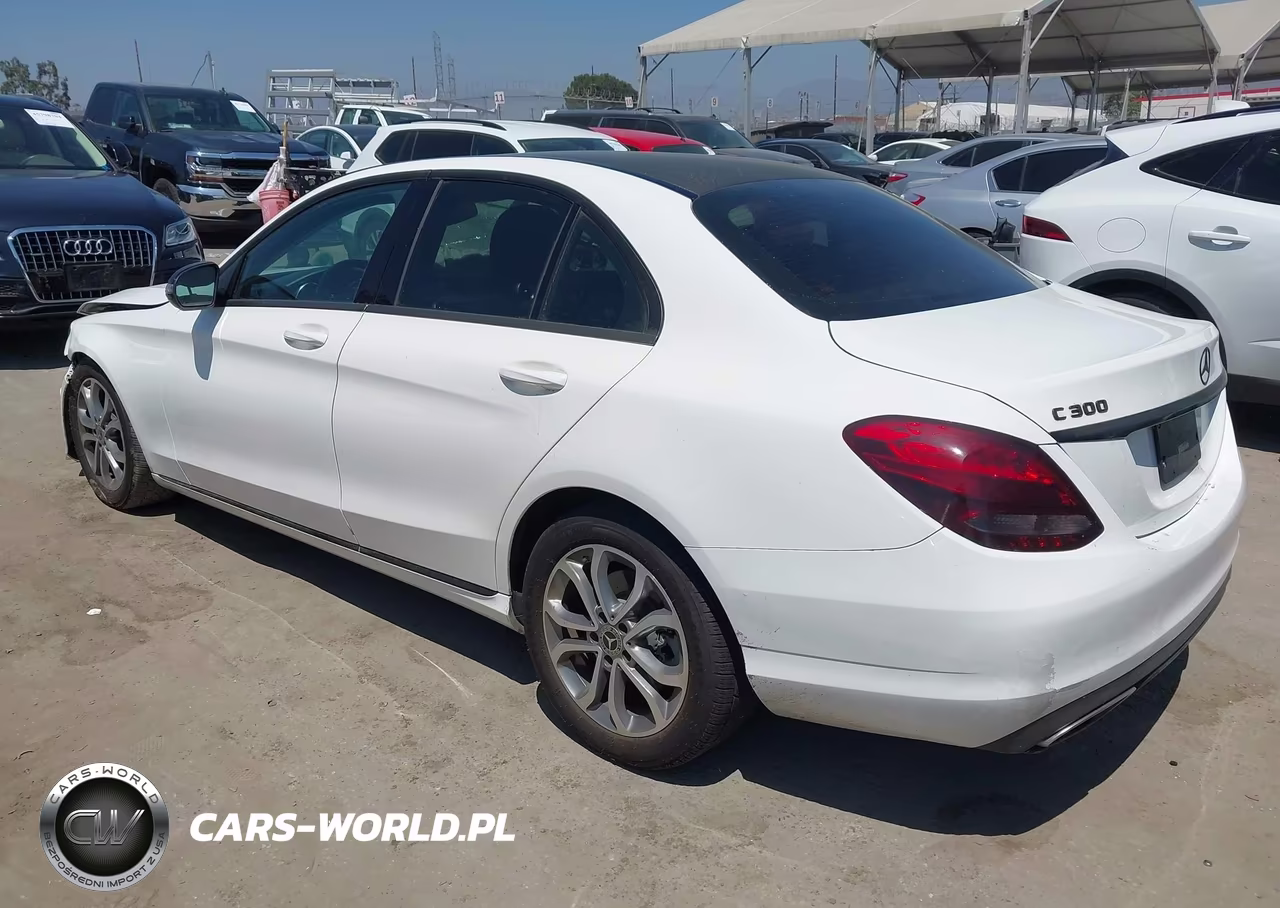 2018 Mercedes-Benz C 300 VIN:55SWF4JB0JU254924 - 3