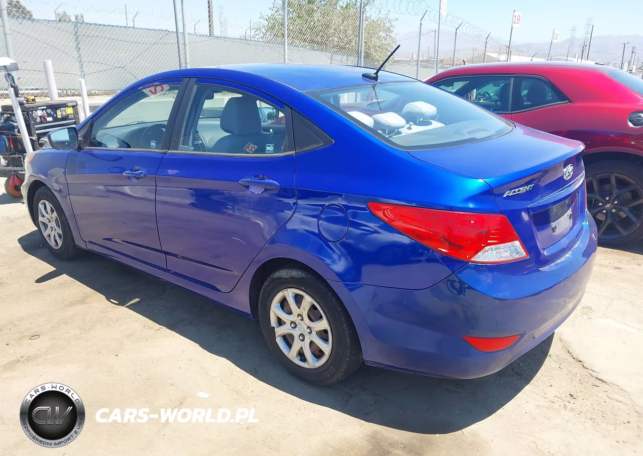 2013 Hyundai Accent Gls VIN:KMHCT4AE1DU448375 - 3