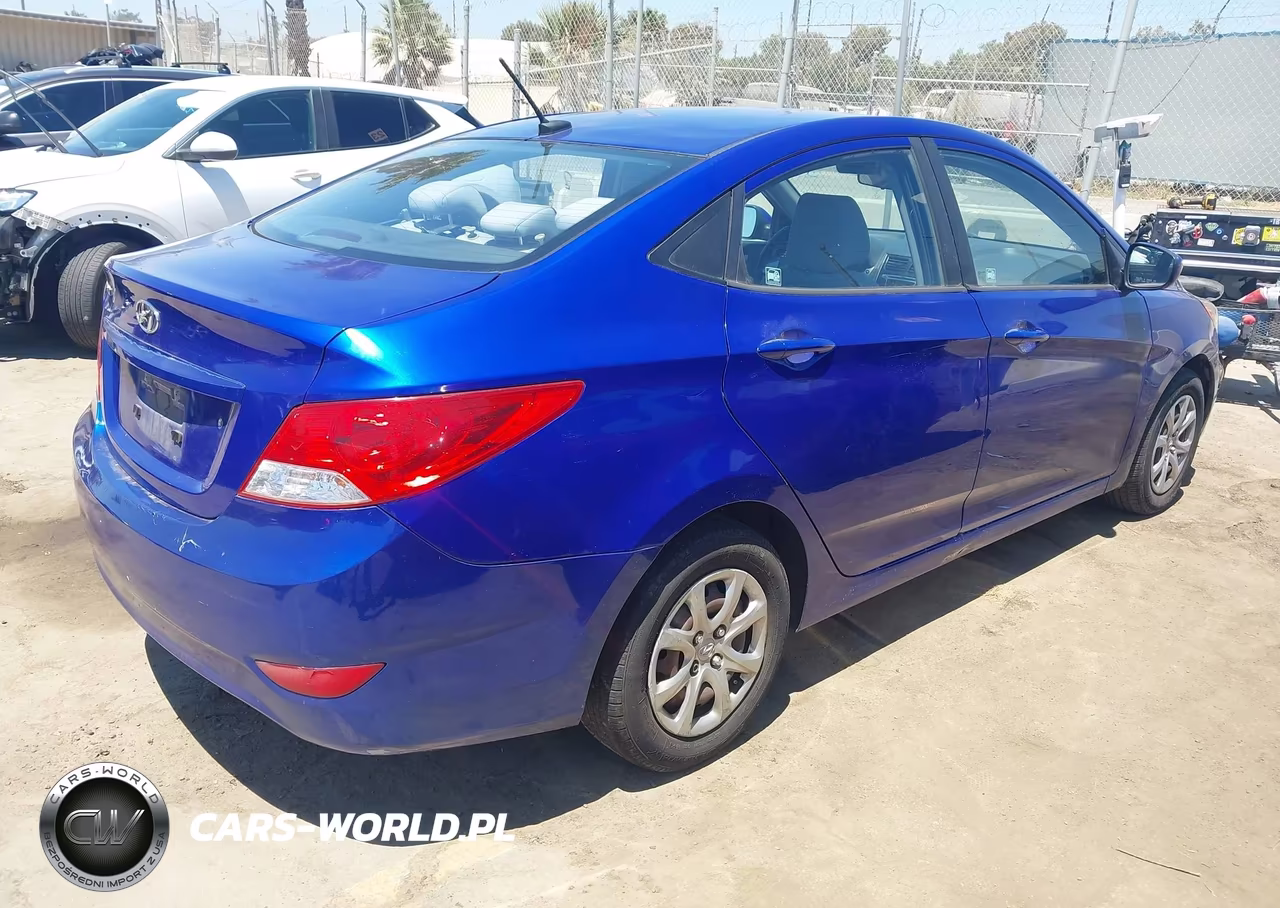 2013 Hyundai Accent Gls VIN:KMHCT4AE1DU448375 - 4