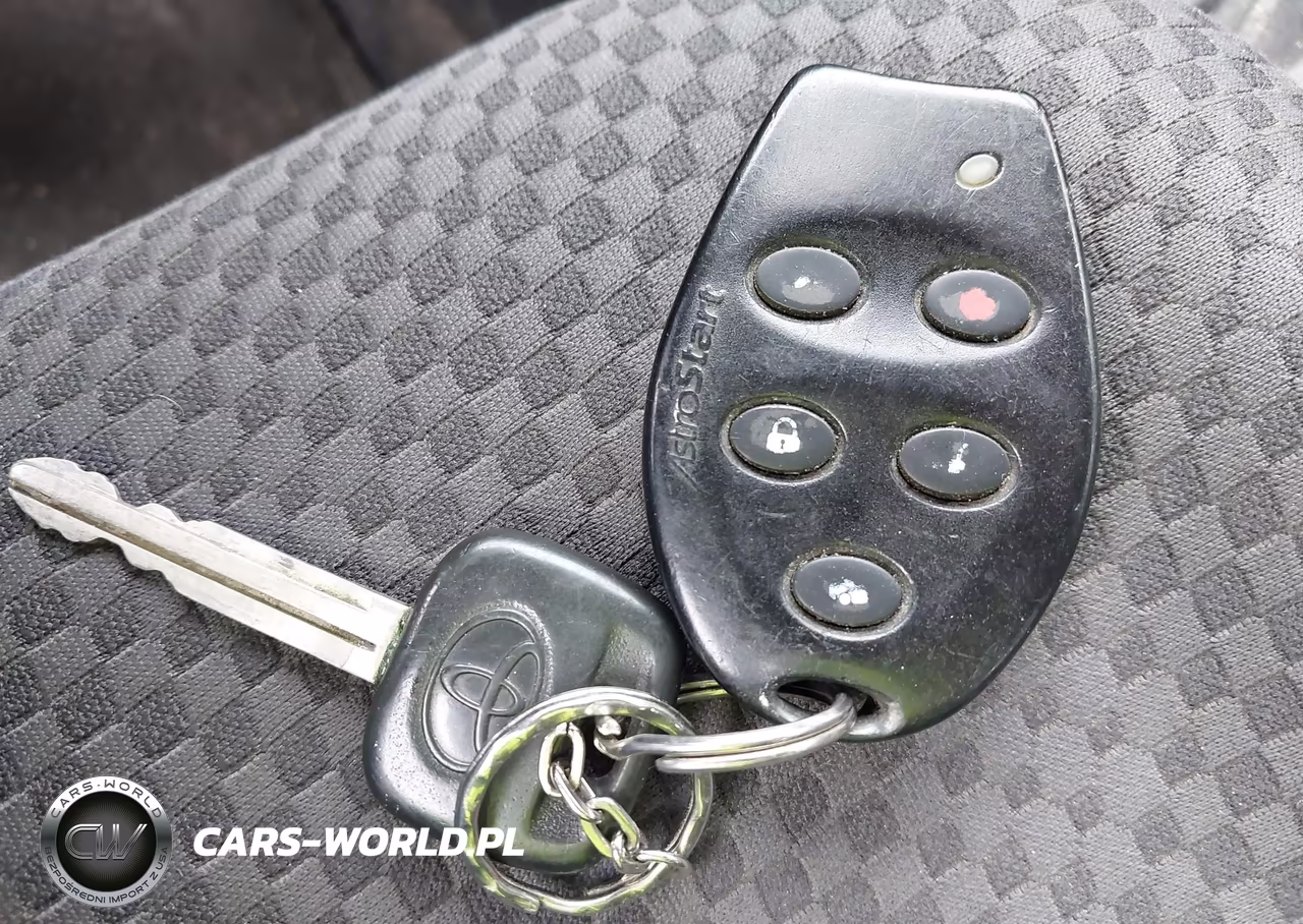 2007 Toyota Yaris VIN:JTDBT923X71044975 - 11