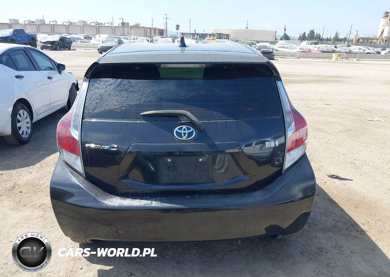 2016 Toyota Prius C Two VIN:JTDKDTB30G1121654 - 16