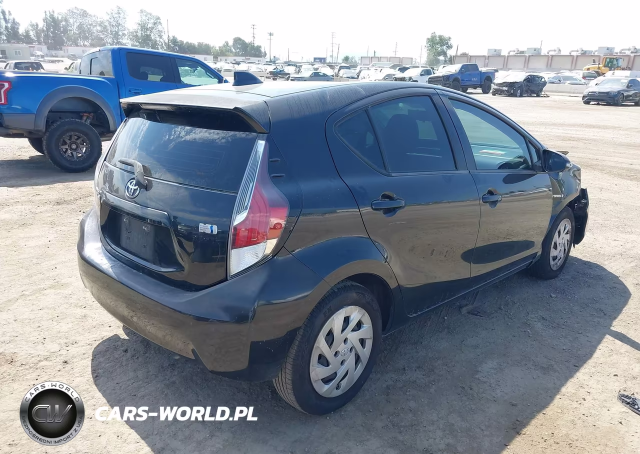 2016 Toyota Prius C Two VIN:JTDKDTB30G1121654 - 4