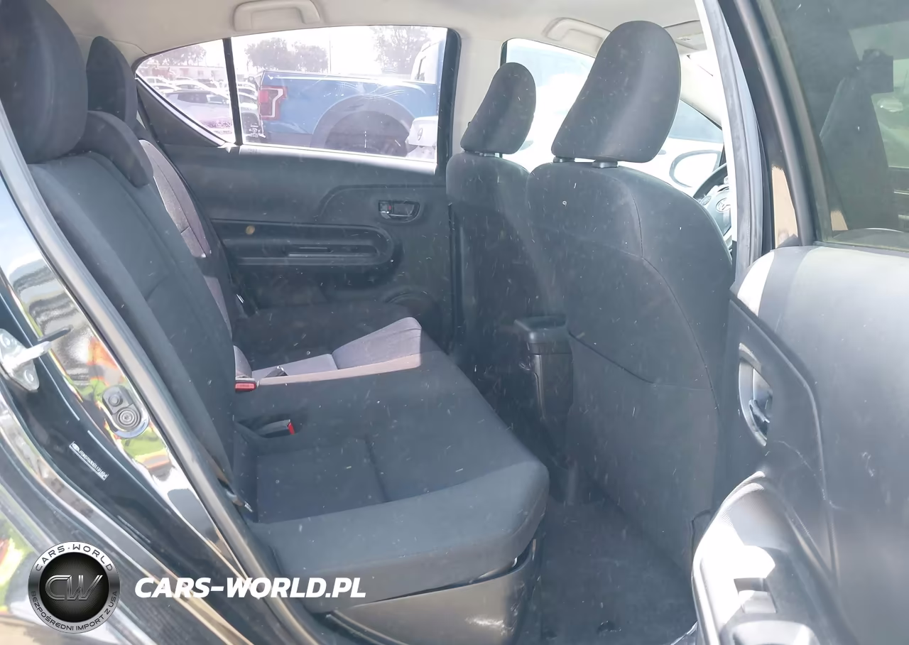 2016 Toyota Prius C Two VIN:JTDKDTB30G1121654 - 8