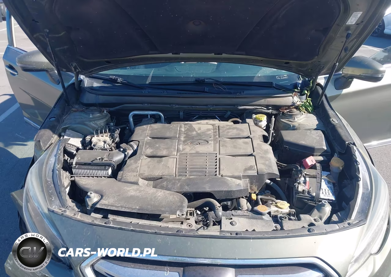 2019 Subaru Outback 3.6R Touring VIN:4S4BSETC7K3371384 - 10