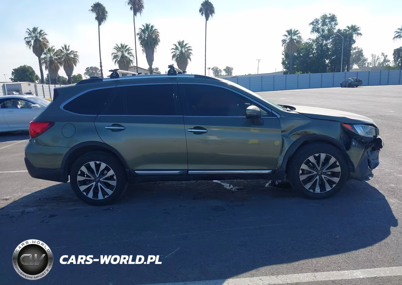 2019 Subaru Outback 3.6R Touring VIN:4S4BSETC7K3371384 - 13