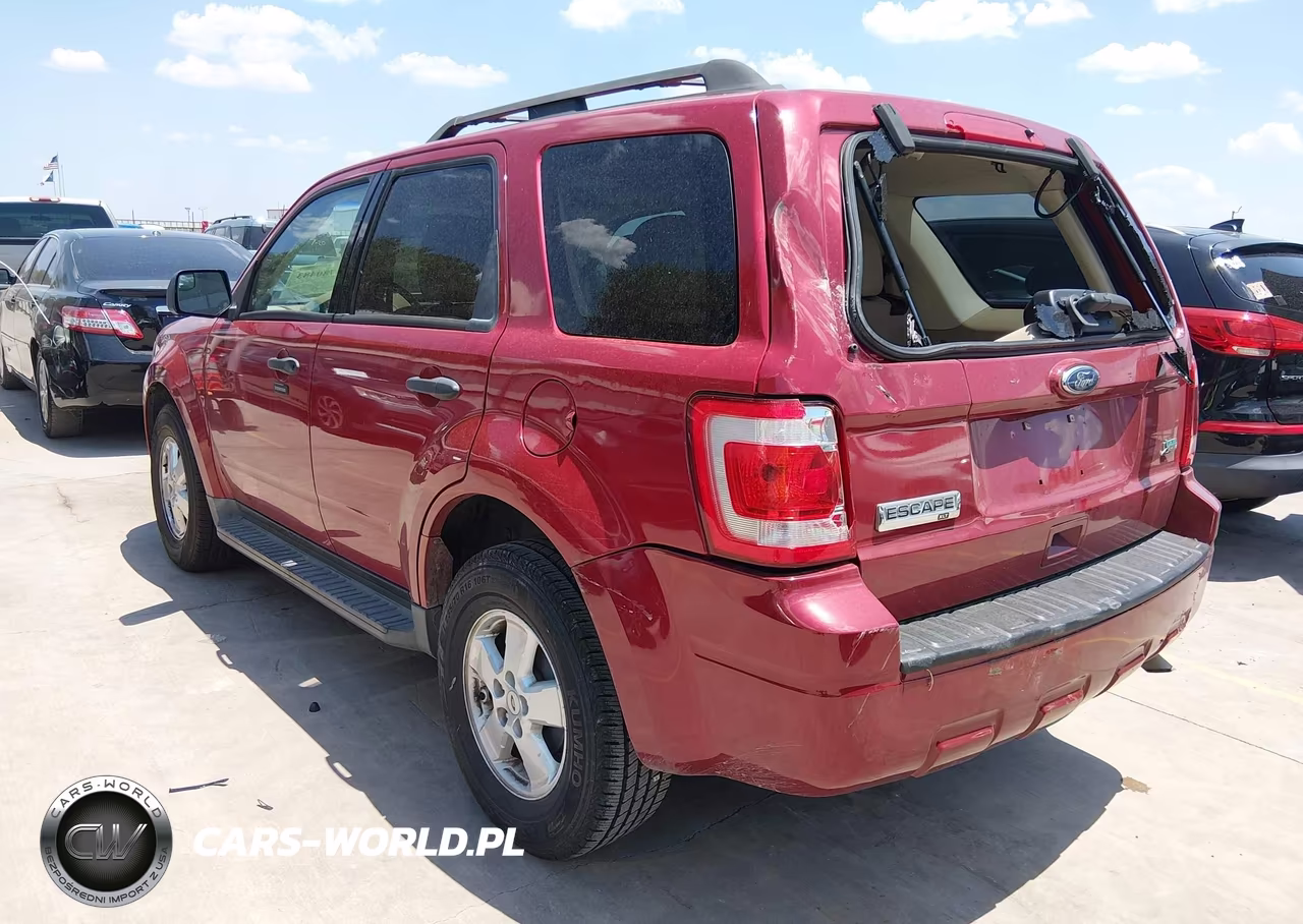 2010 Ford Escape Xlt VIN:1FMCU0DG3AKA53575 - 3