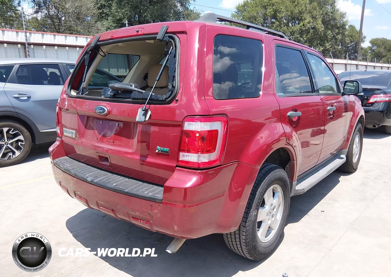 2010 Ford Escape Xlt VIN:1FMCU0DG3AKA53575 - 4
