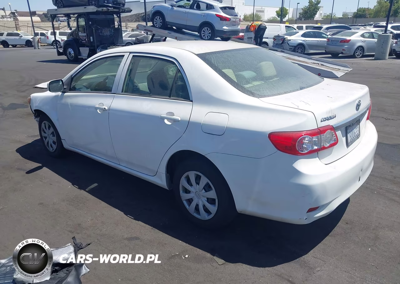 2013 Toyota Corolla L VIN:JTDBU4EE7DJ121701 - 3