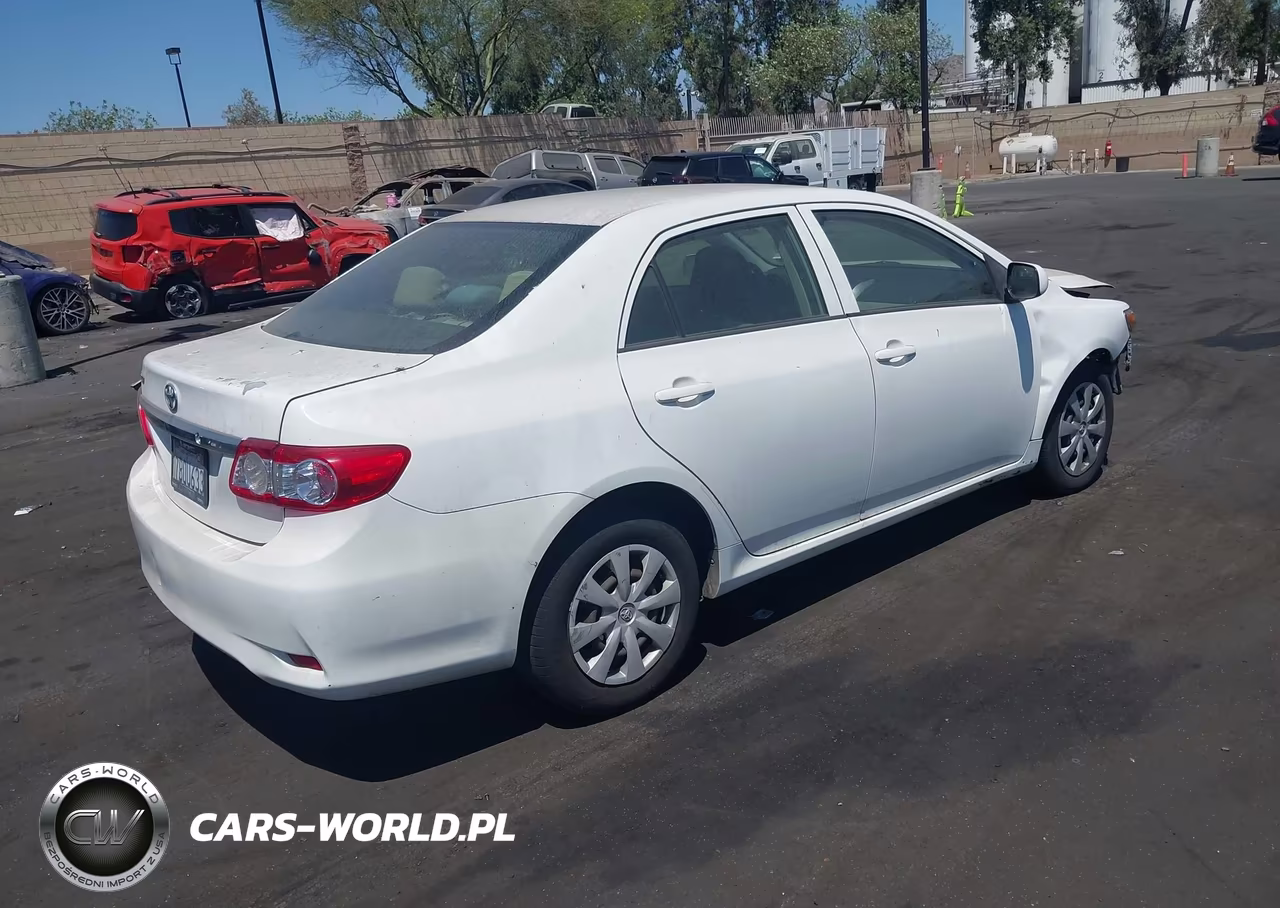 2013 Toyota Corolla L VIN:JTDBU4EE7DJ121701 - 4