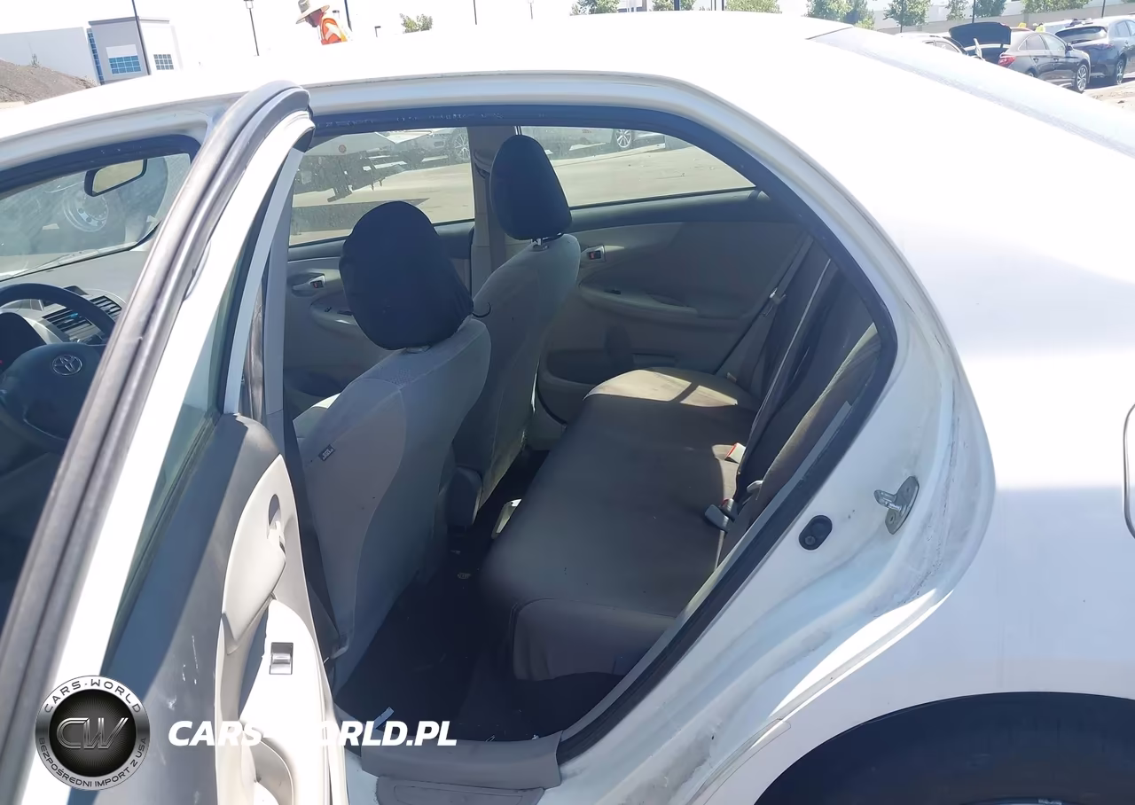 2013 Toyota Corolla L VIN:JTDBU4EE7DJ121701 - 8