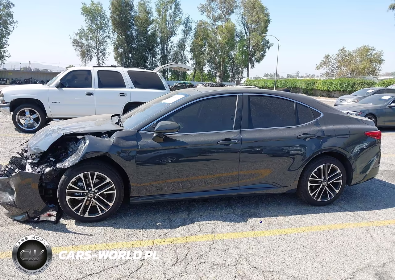 2026 Toyota Camry Xle VIN:4T1DAACK2TU726744 - 14