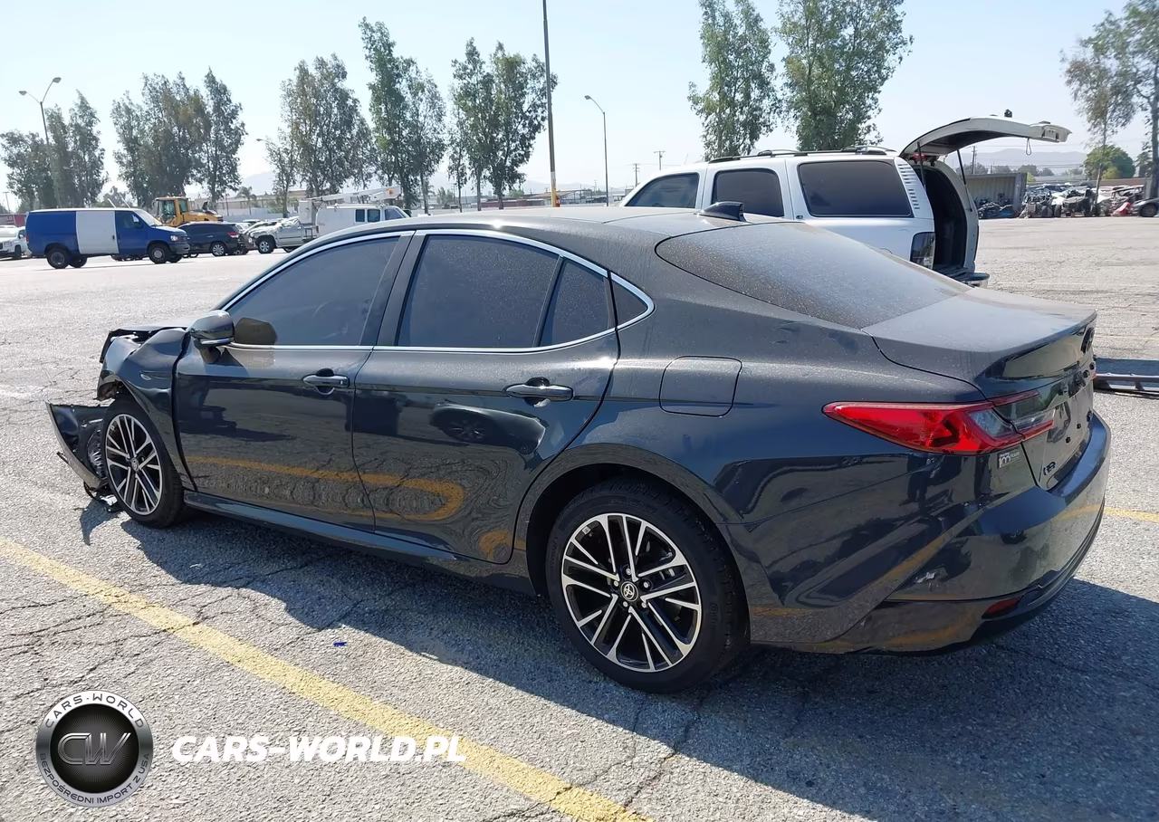 2026 Toyota Camry Xle VIN:4T1DAACK2TU726744 - 3