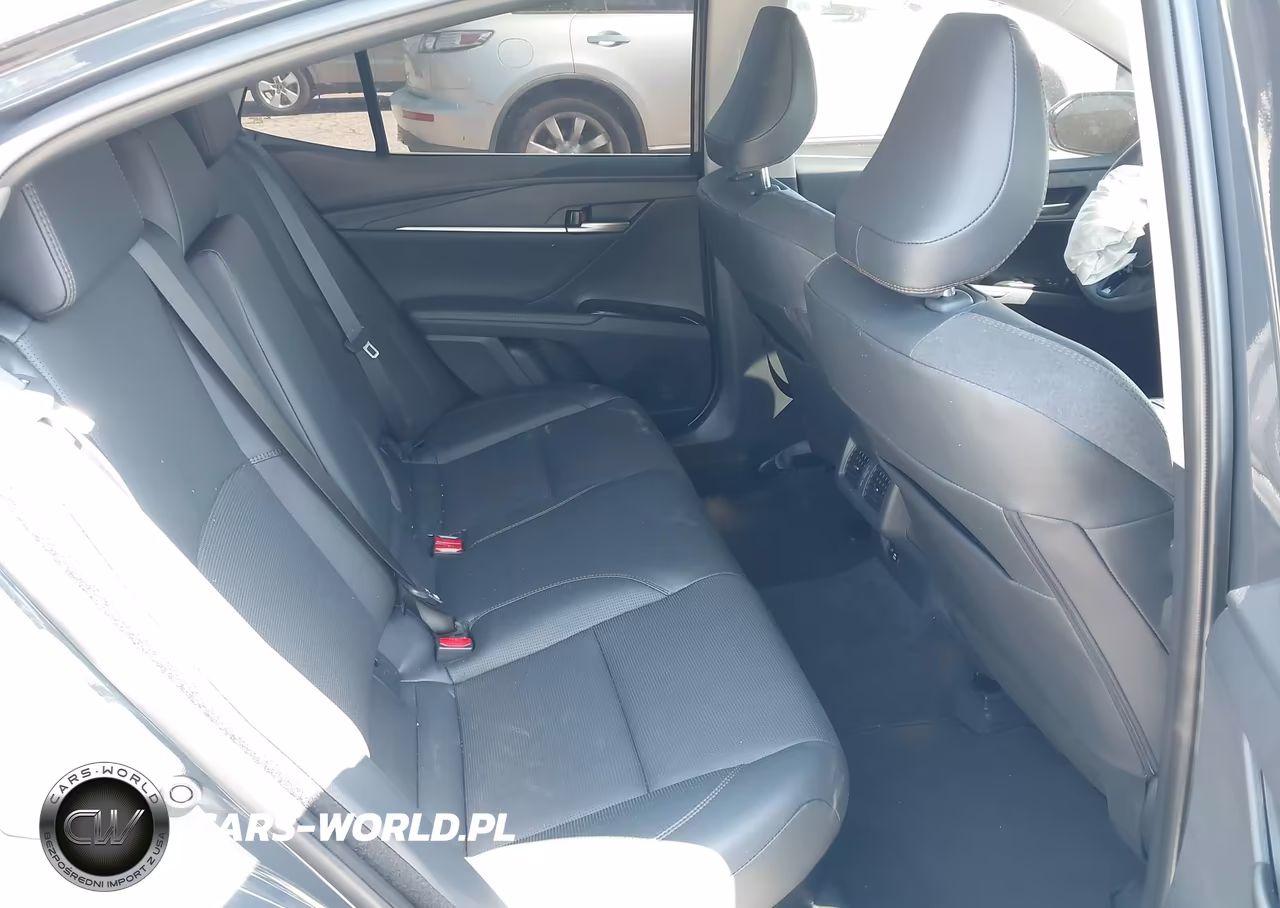 2026 Toyota Camry Xle VIN:4T1DAACK2TU726744 - 8