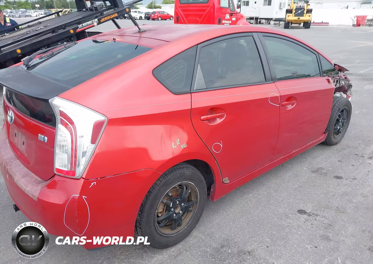 2015 Toyota Prius Two VIN:JTDKN3DU8F1995459 - 18