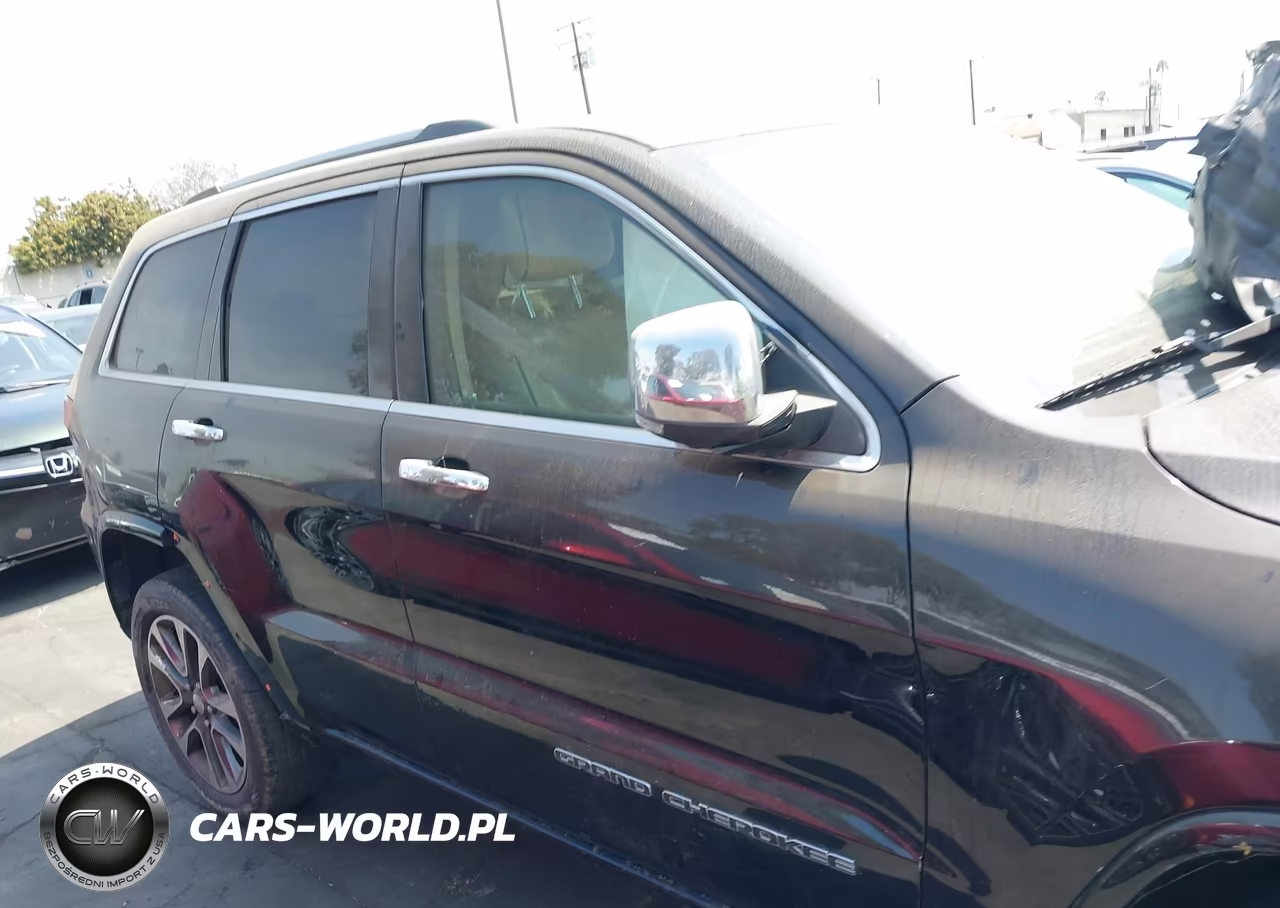 2018 Jeep Grand Cherokee Overland 4X2 VIN:1C4RJECG5JC322725 - 14