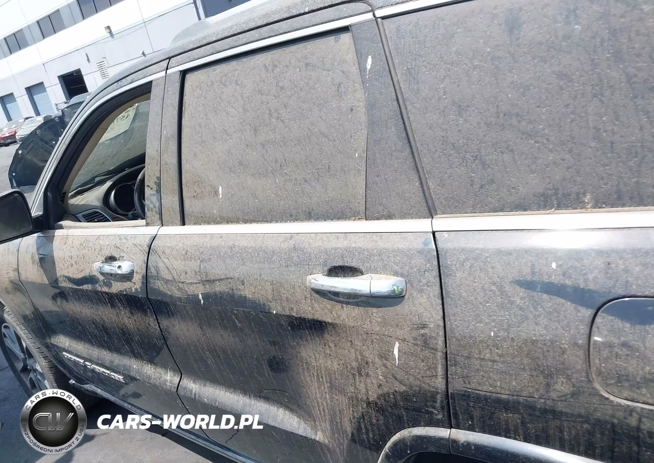 2018 Jeep Grand Cherokee Overland 4X2 VIN:1C4RJECG5JC322725 - 15
