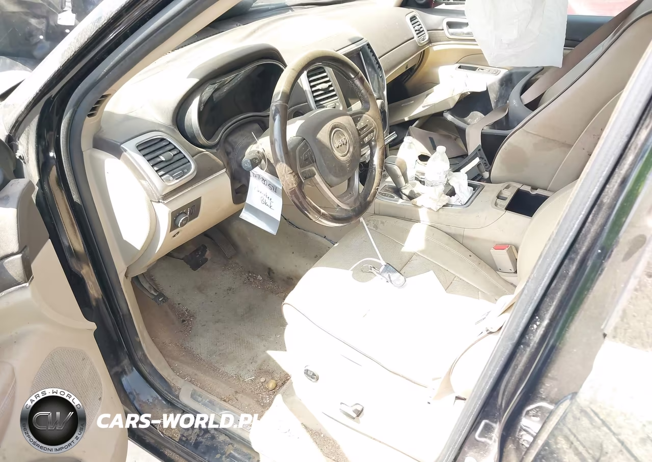2018 Jeep Grand Cherokee Overland 4X2 VIN:1C4RJECG5JC322725 - 18